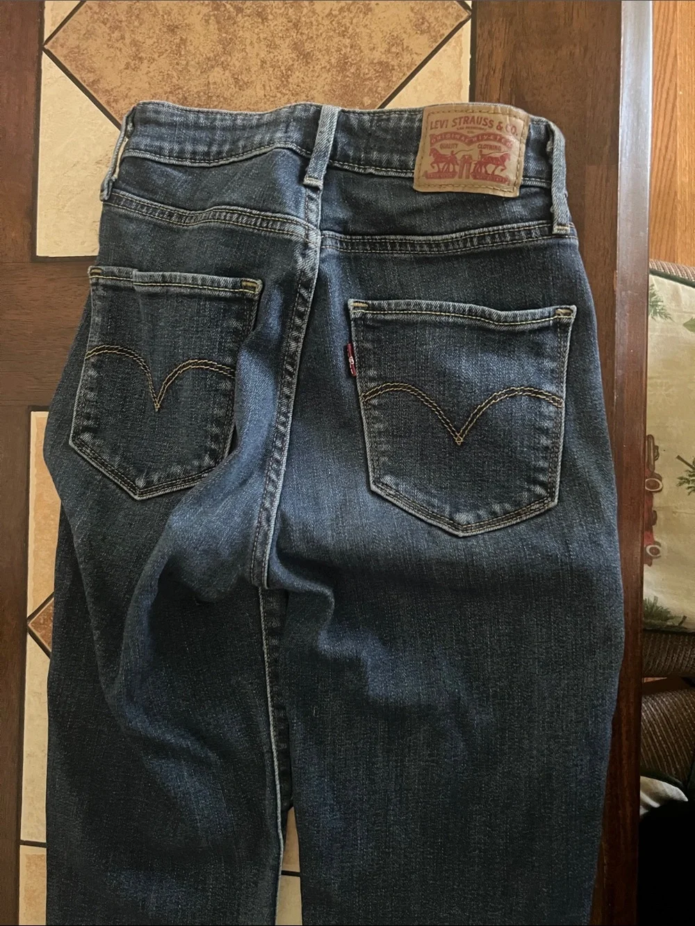Abercrombie & Fitch Women’s Dark Blue Distressed Boyfriend Jeans - Picture 4 of 4